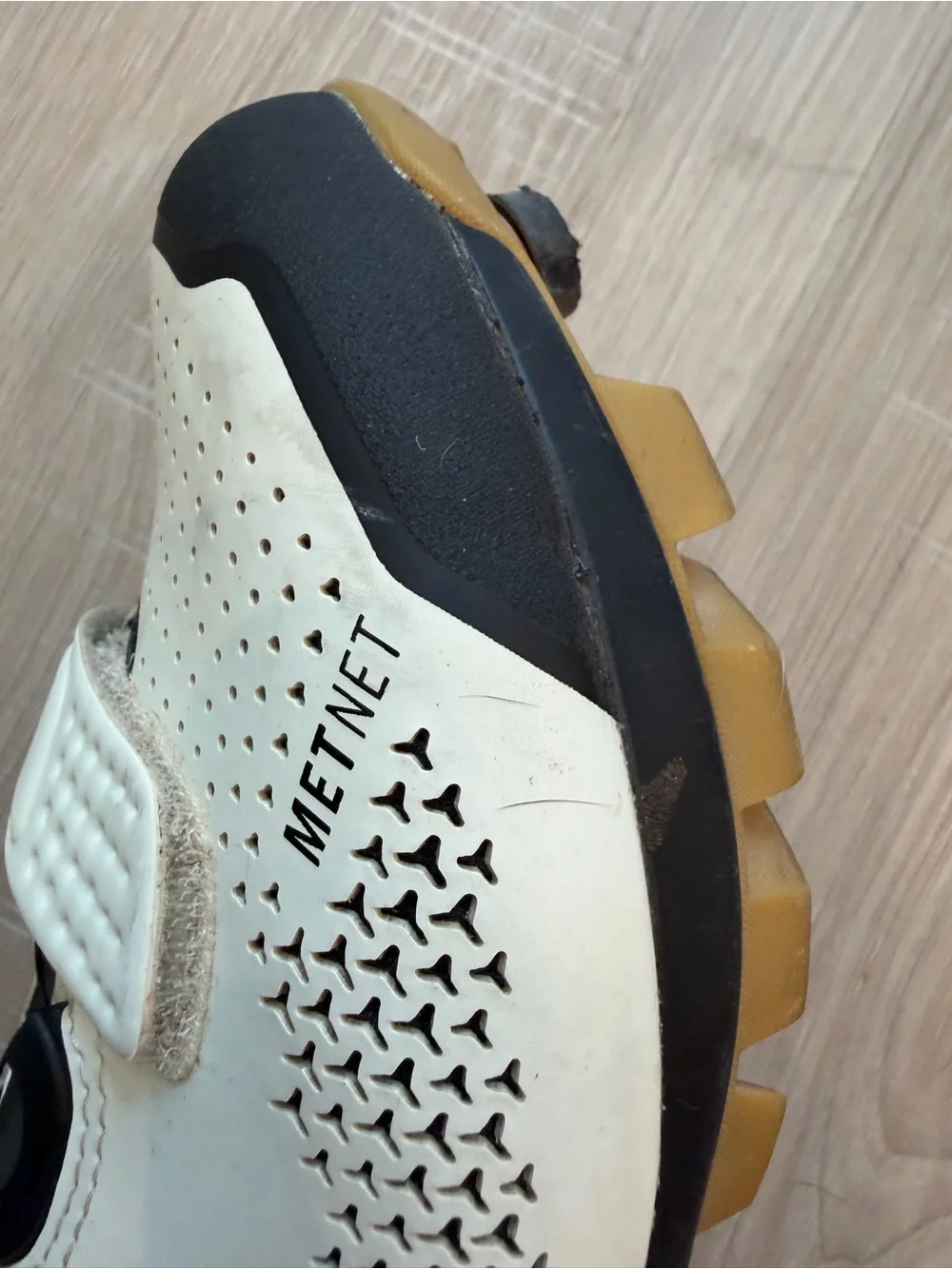 Trek off white